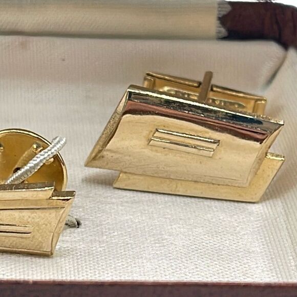 Gentry vintage cufflinks and tie tac in box. - Picture 2 of 7